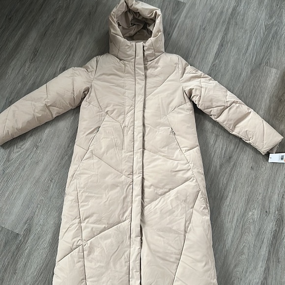 ASO Meghan Markle. Calvin Klein quilted maxi puffer jacket. - Picture 5 of 5